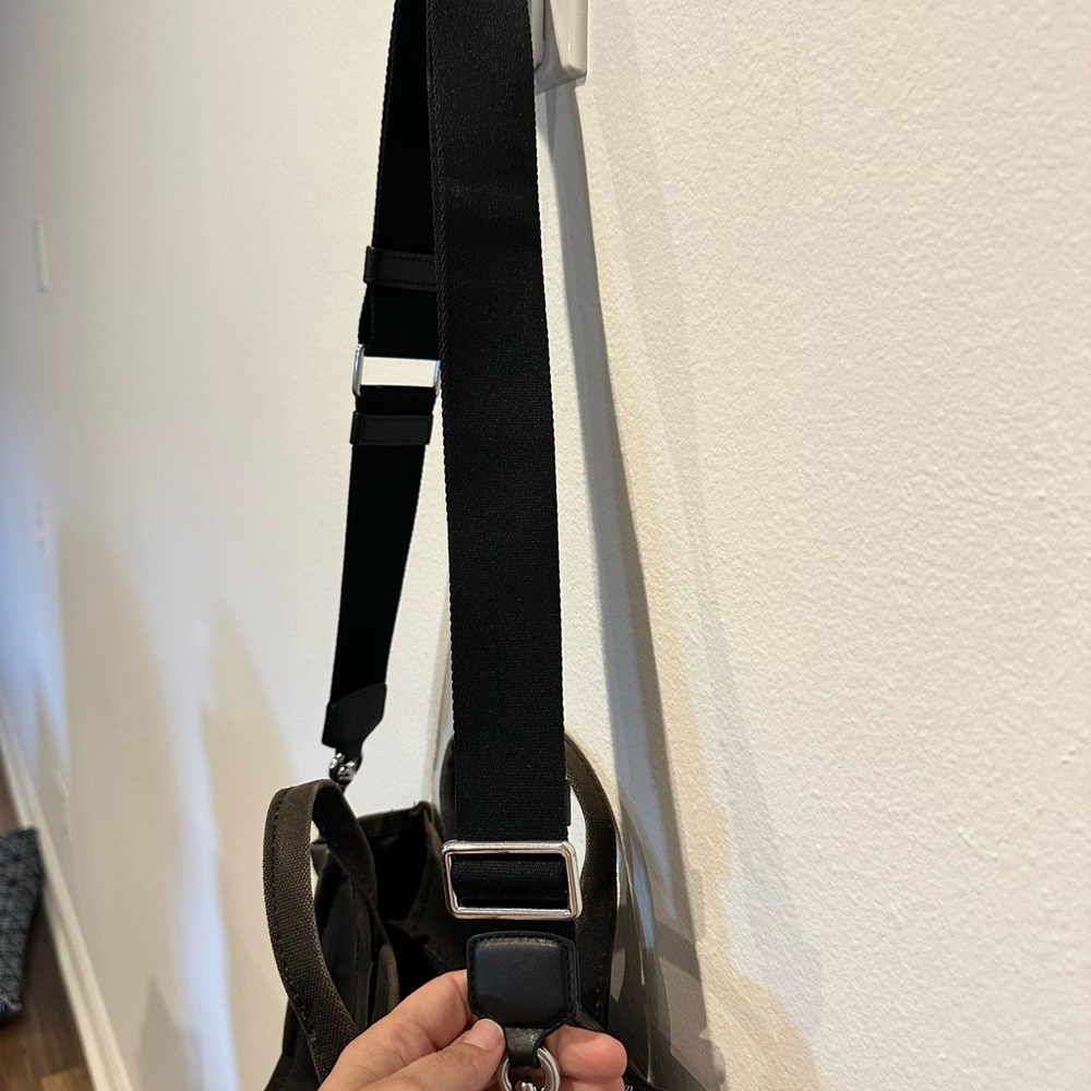 Marc Jacobs Black Tote Bag - Picture 8 of 9